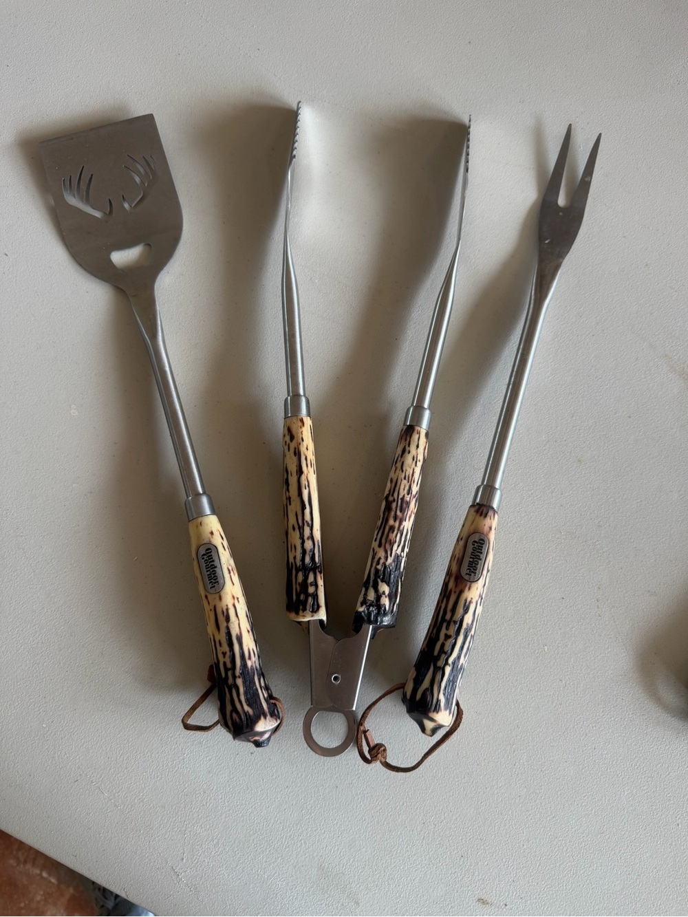 4-Piece Stainless Steel Serving & Grilling Set with Brown Patterned Handles